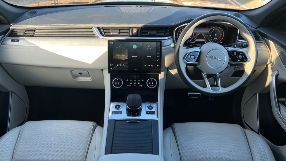 Used Jaguar F-Pace 2023 for sale - 76696557: Photo 9