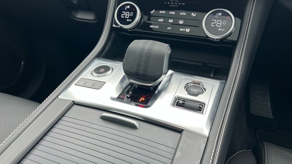 Used Jaguar F-Pace 2024 for sale - 76872625: Photo 13