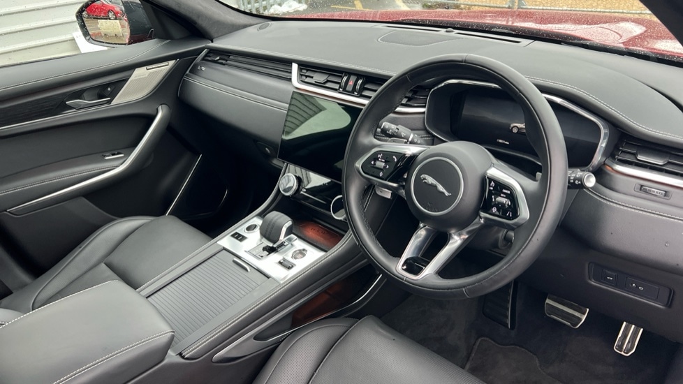 Used Jaguar F-Pace 2024 for sale - 76872625: Photo 32