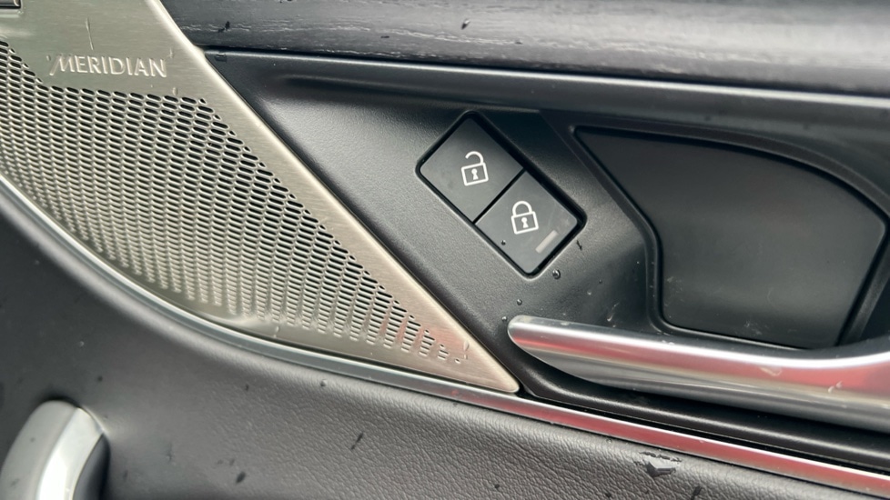 Used Jaguar F-Pace 2024 for sale - 76872625: Photo 38