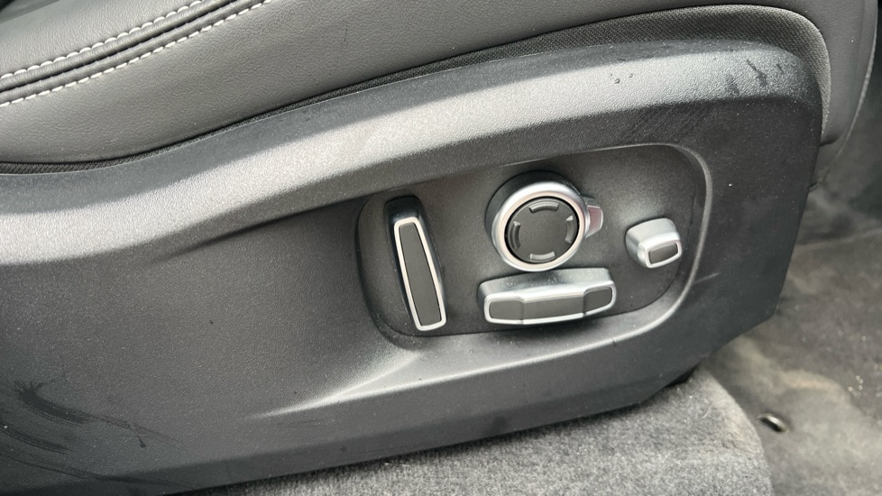 Used Jaguar F-Pace 2024 for sale - 76872625: Photo 39