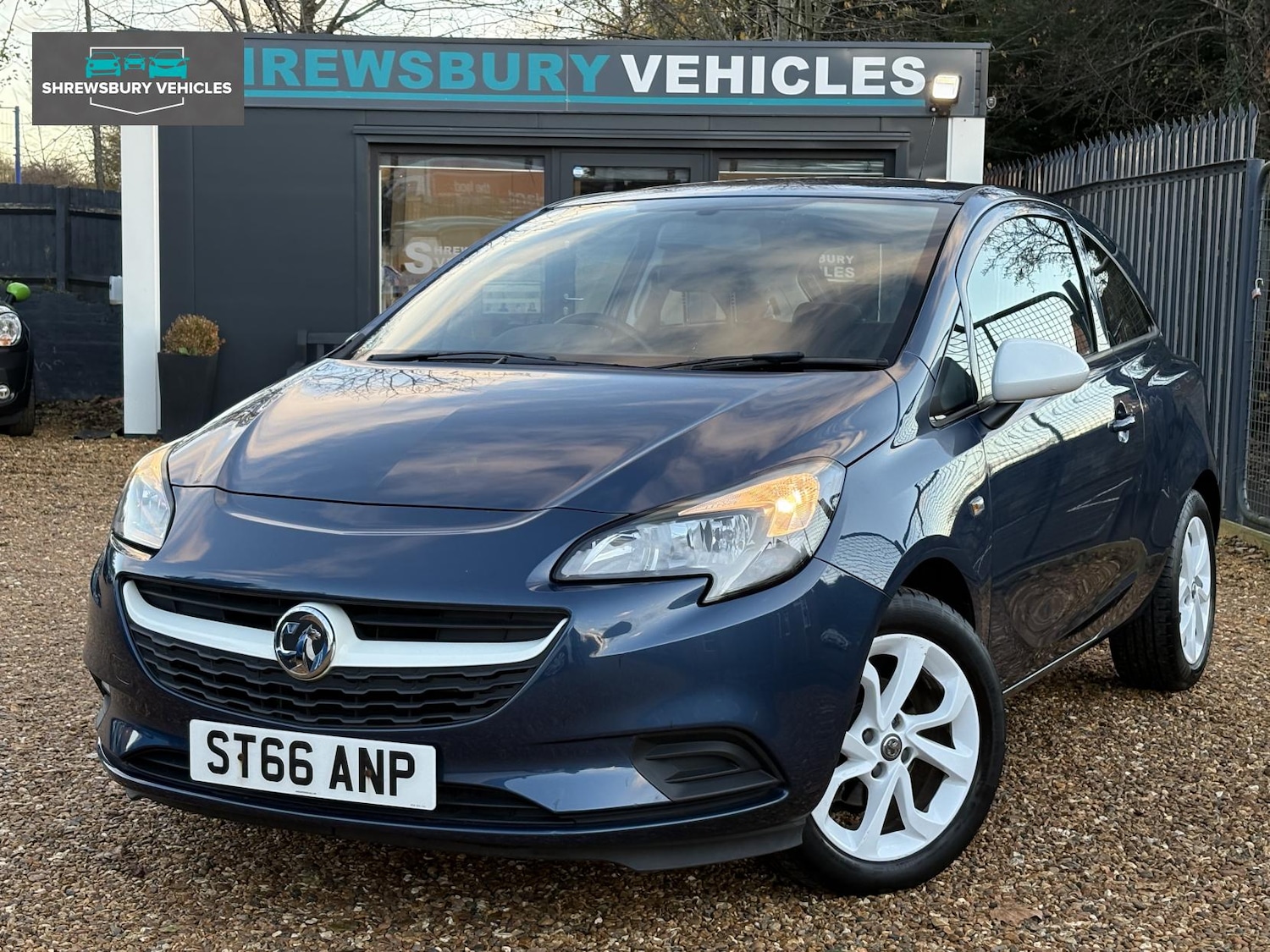 Used Vauxhall Corsa 2016 for sale - 76618969: Photo 2