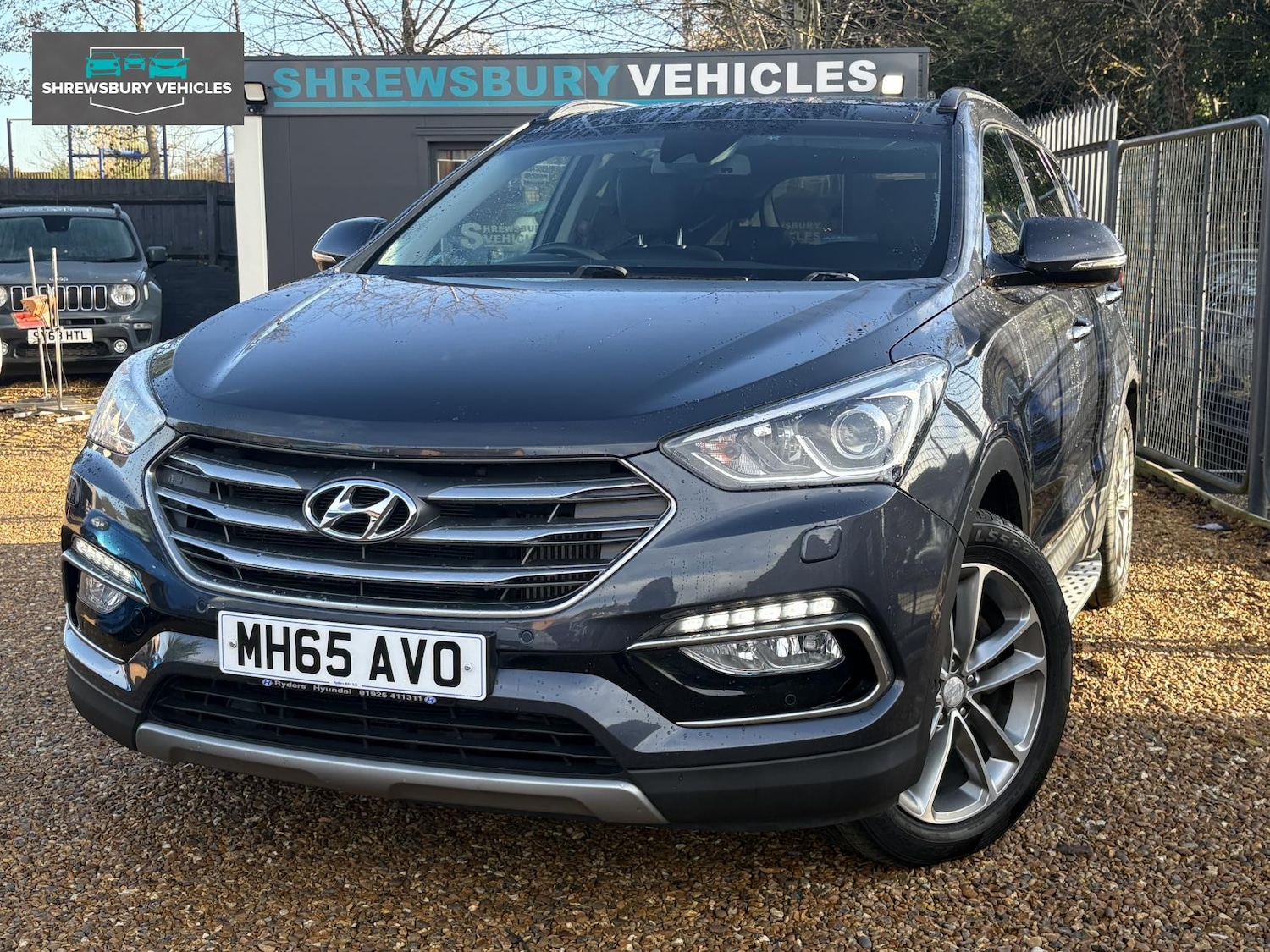 Used Hyundai Santa Fe 2016 for sale - 76782112: Photo 2
