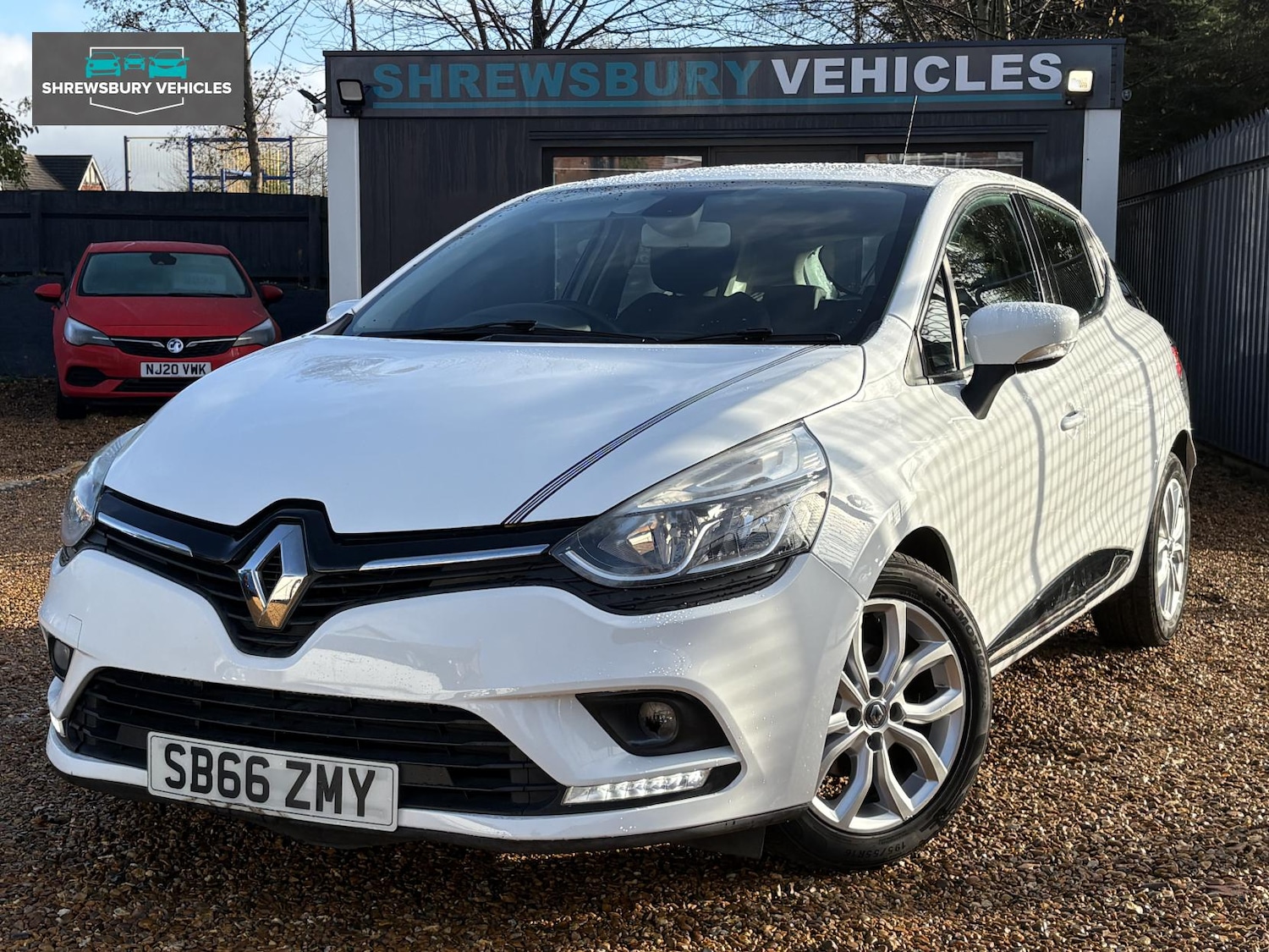 Used Renault Clio 2016 for sale - 76862053: Photo 1
