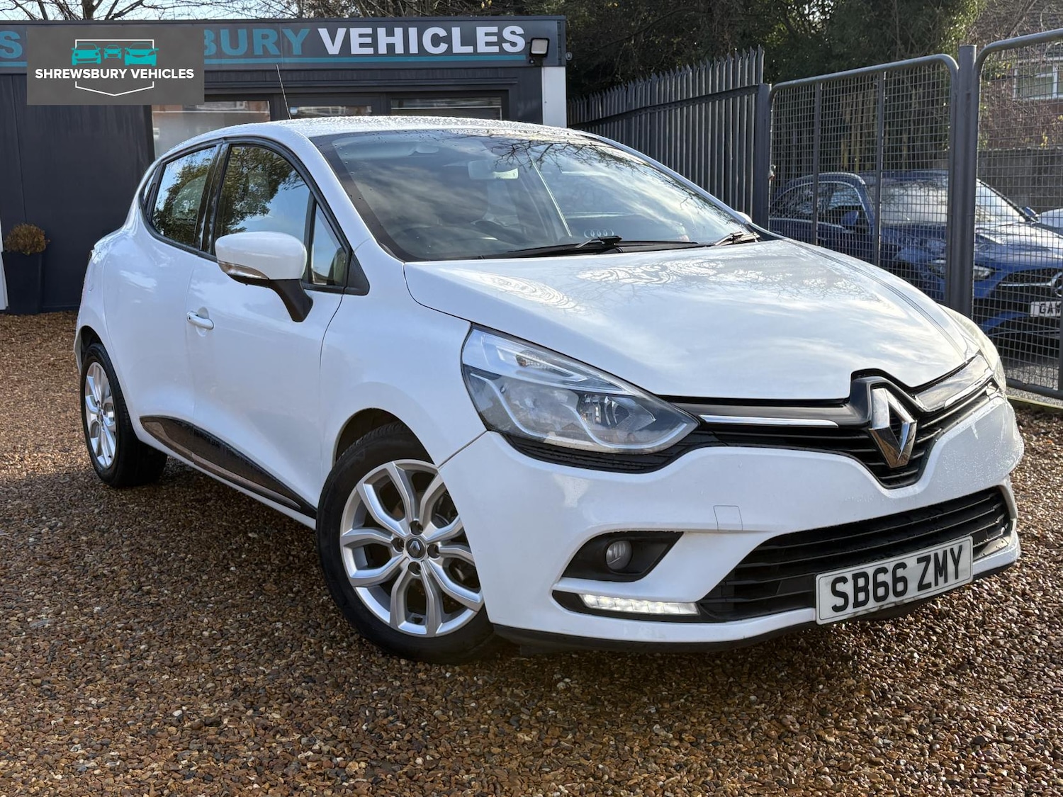 Used Renault Clio 2016 for sale - 76862053: Photo 5