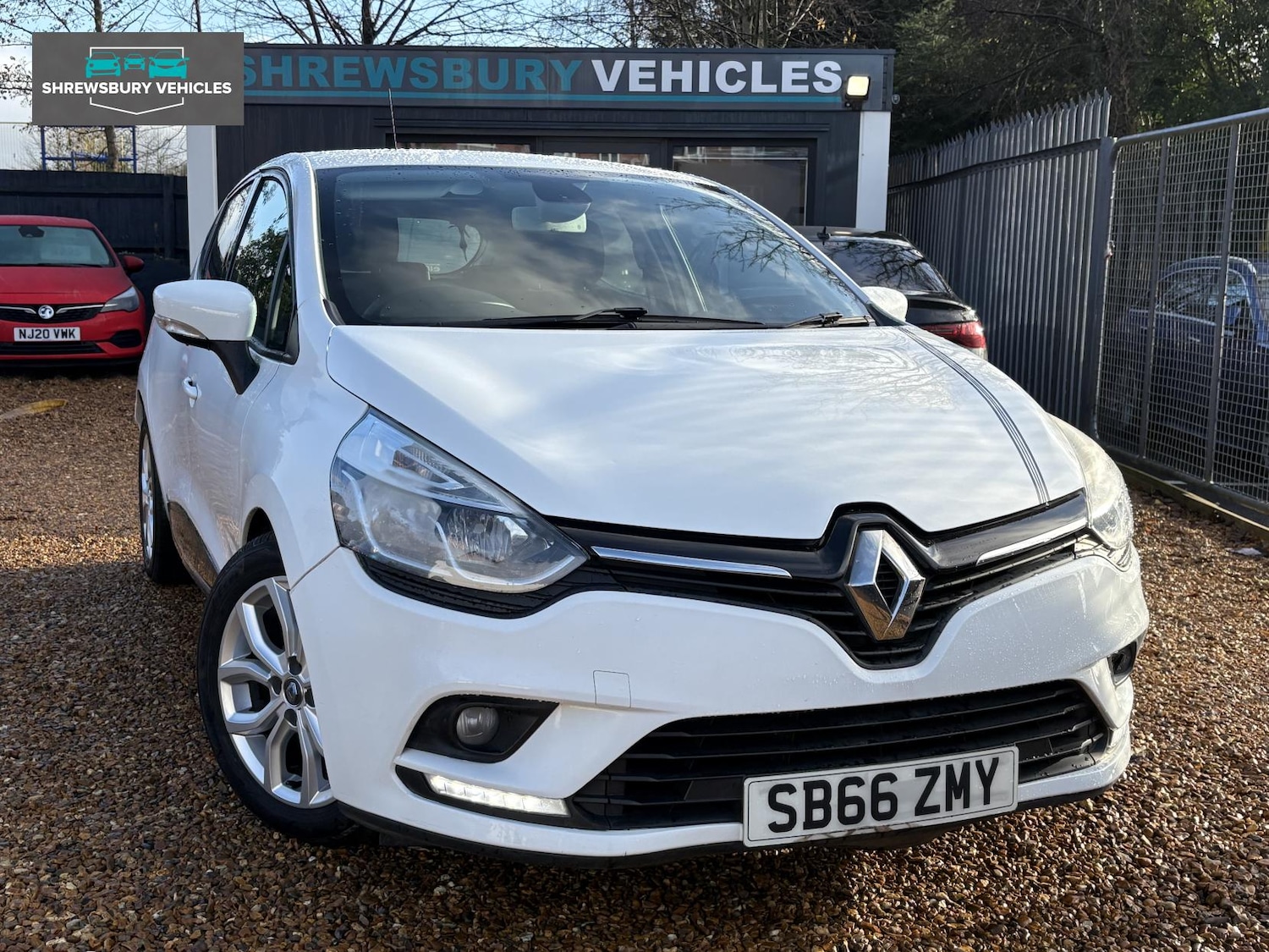 Used Renault Clio 2016 for sale - 76862053: Photo 6