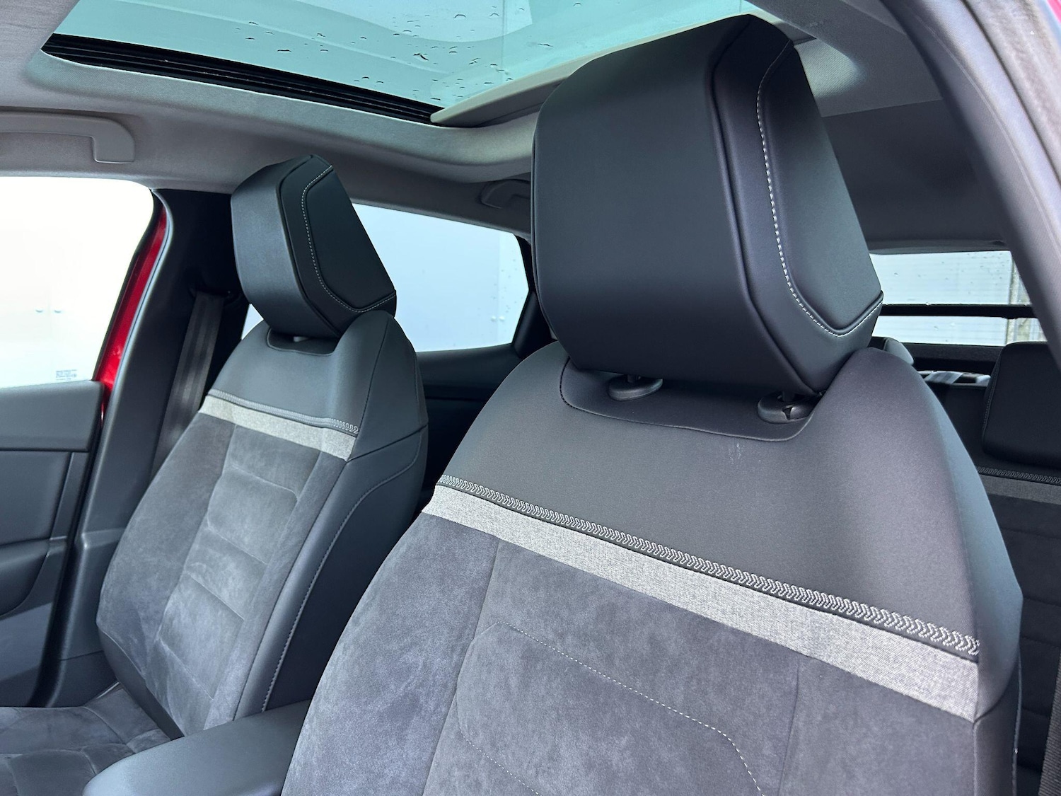 Used Citroen e-C4 2024 for sale - 76942370: Photo 25