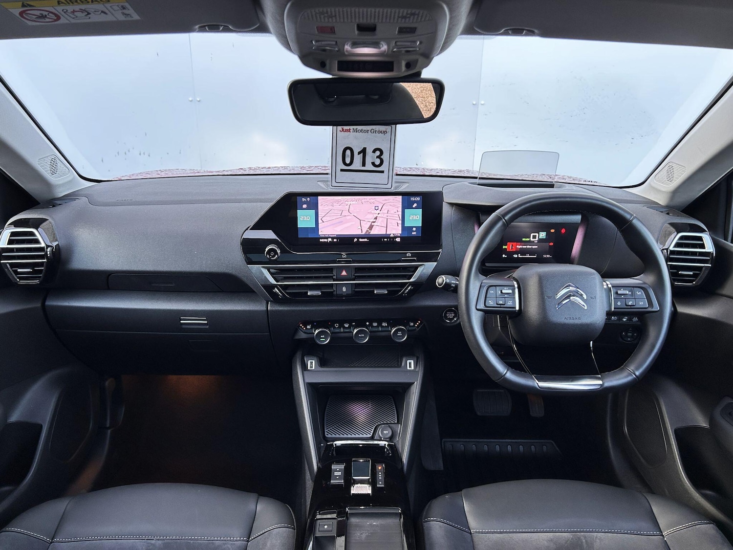 Used Citroen e-C4 2024 for sale - 76942370: Photo 3