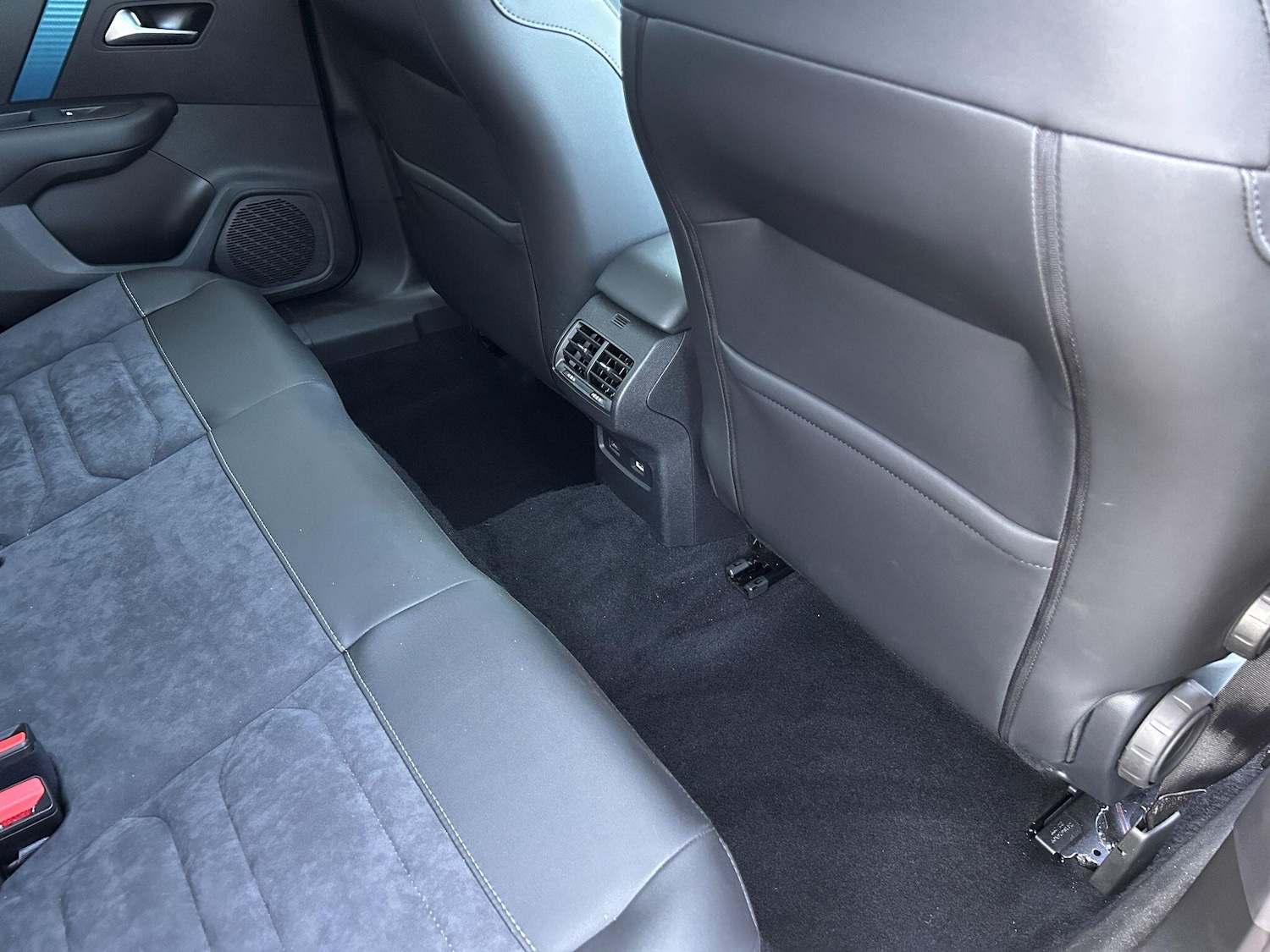 Used Citroen e-C4 2024 for sale - 76942370: Photo 31