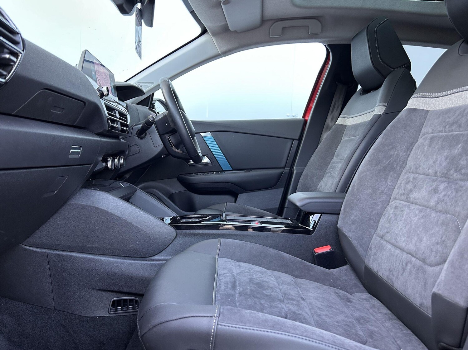 Used Citroen e-C4 2024 for sale - 76942370: Photo 36