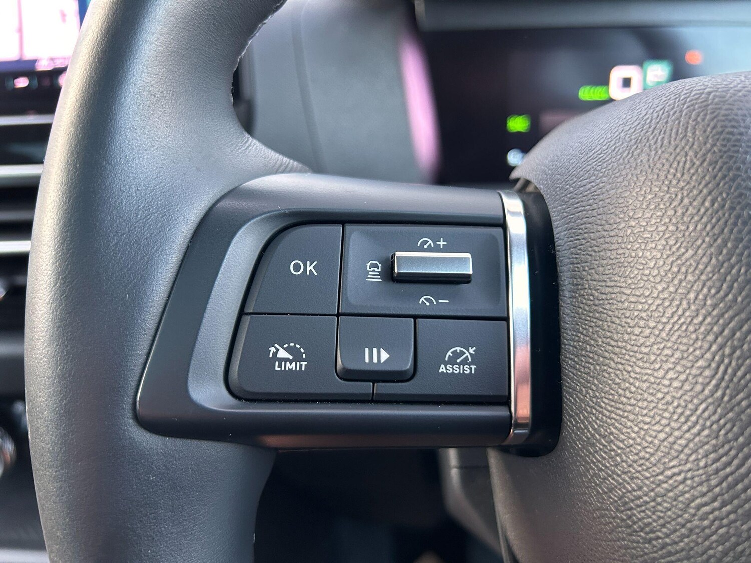 Used Citroen e-C4 2024 for sale - 76942370: Photo 38