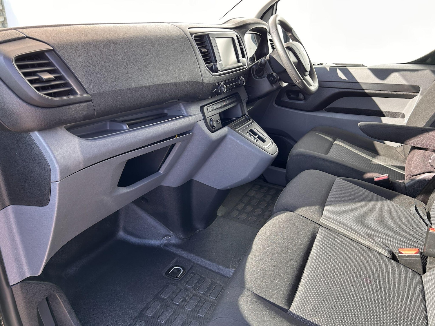 Used Peugeot e-Expert 2022 for sale - 77279819: Photo 12