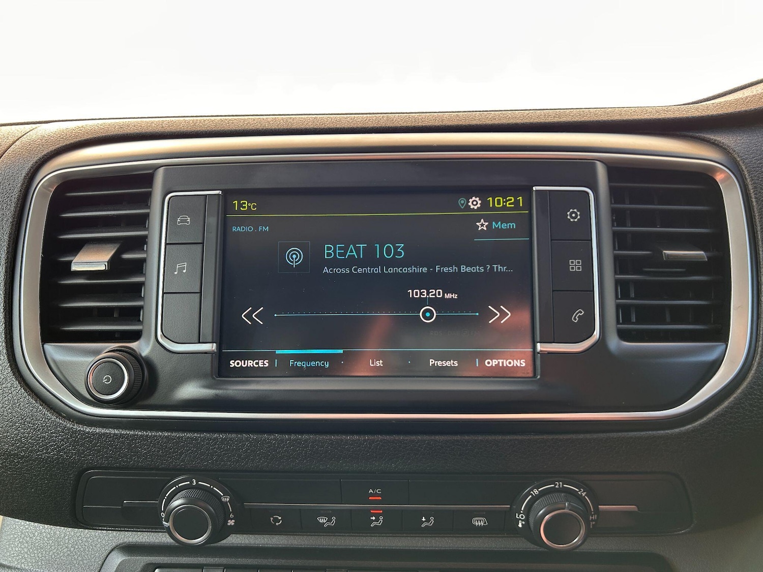 Used Peugeot e-Expert 2022 for sale - 77279819: Photo 9