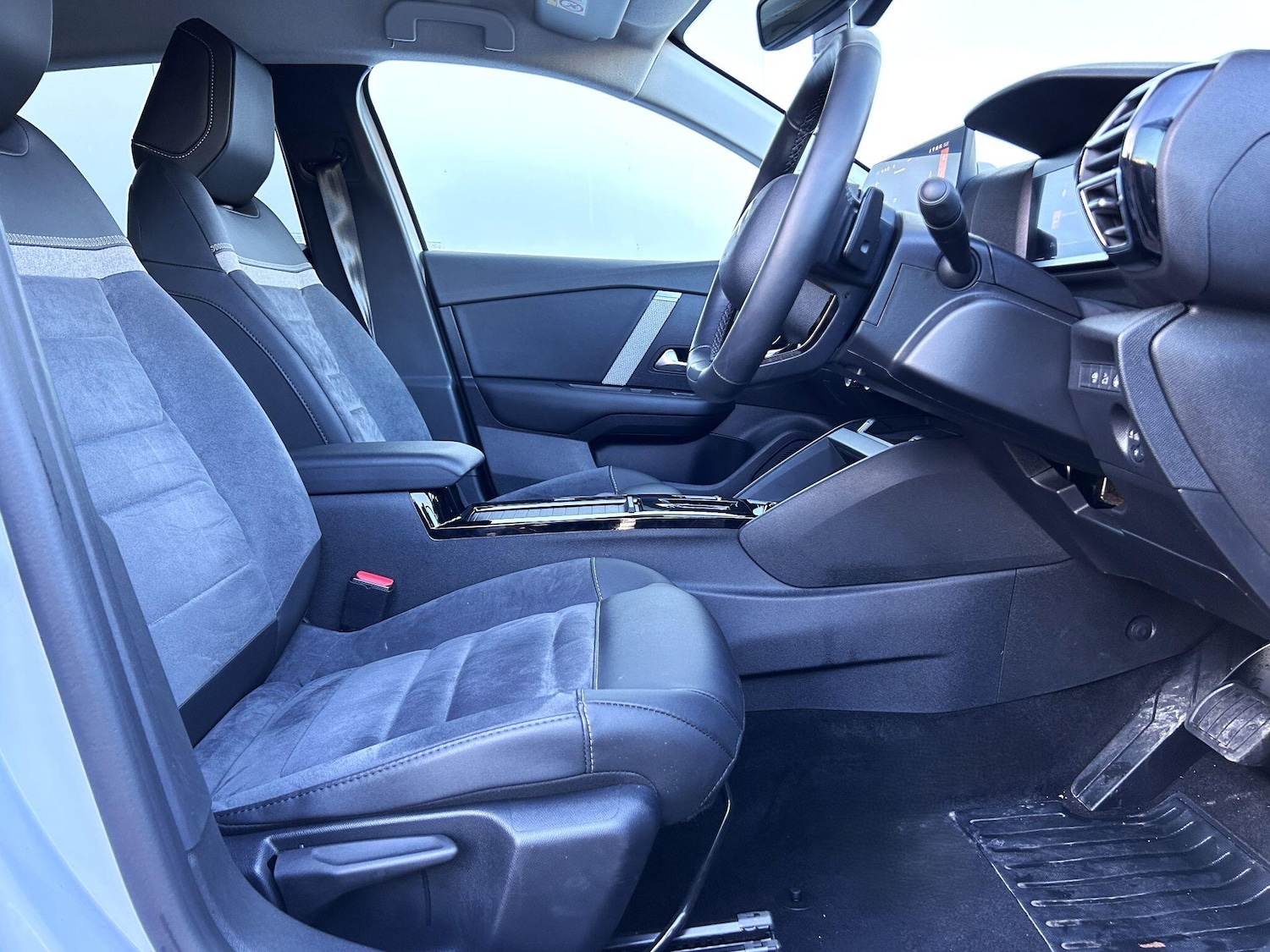 Used Citroen C4 2024 for sale - 76658850: Photo 3