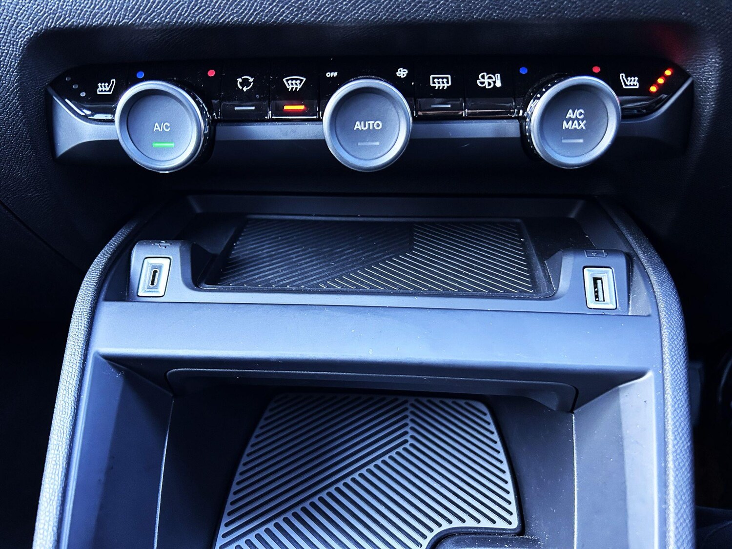 Used Citroen C4 2024 for sale - 76658850: Photo 34