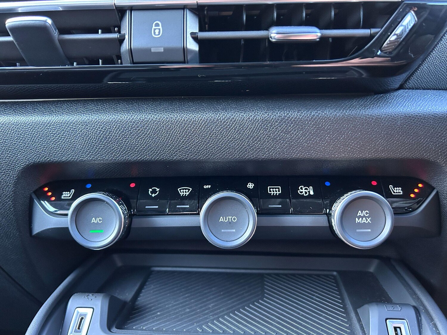 Used Citroen e-C4 2022 for sale - 76658792: Photo 29