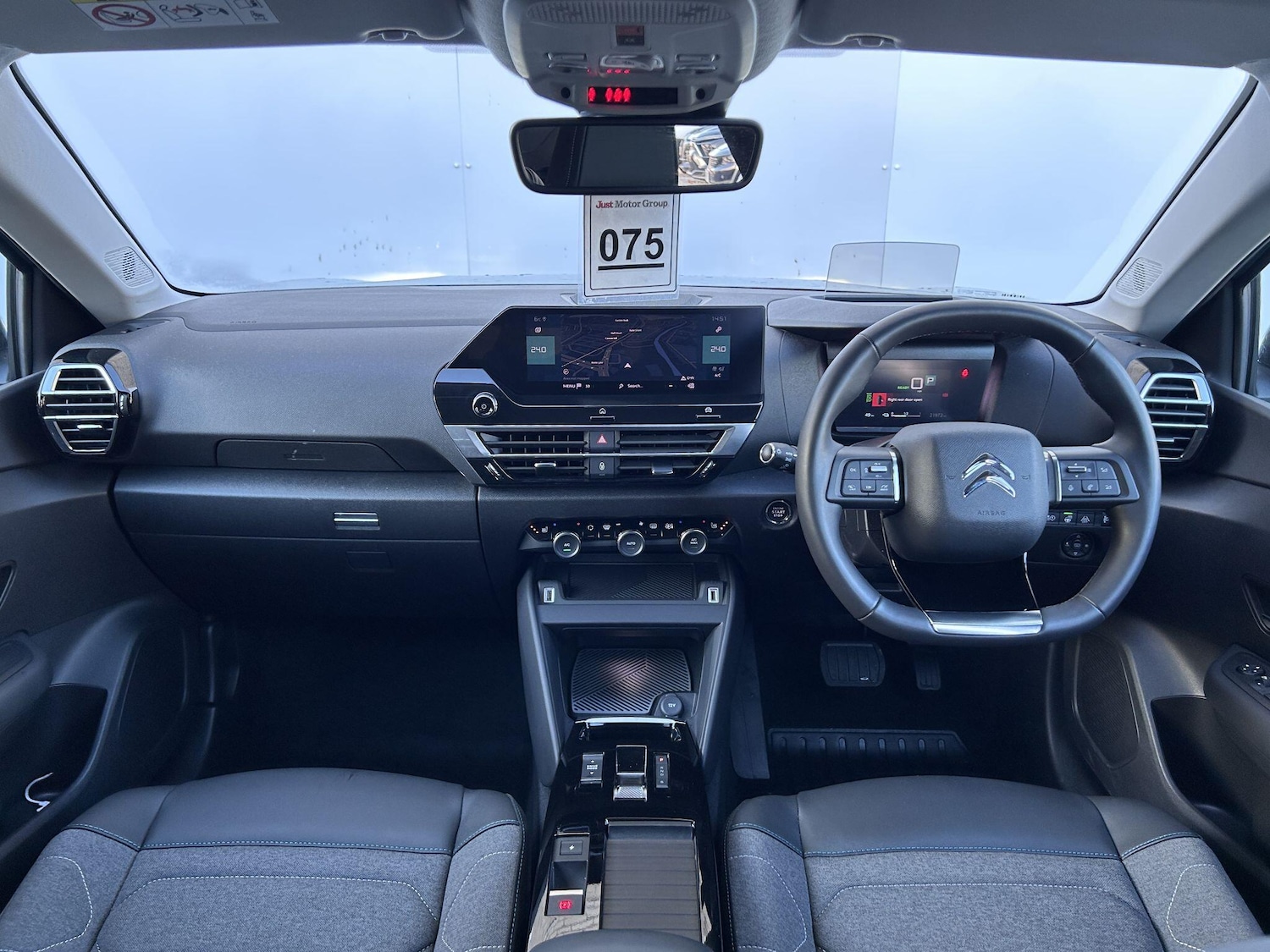 Used Citroen e-C4 2022 for sale - 76658792: Photo 3