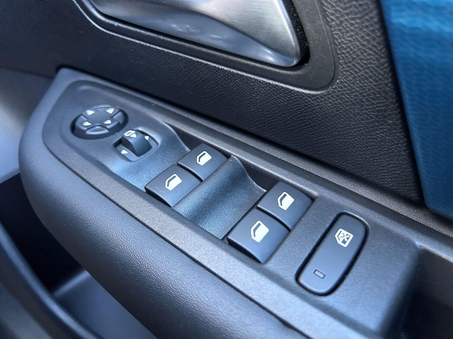 Used Citroen e-C4 2022 for sale - 76658792: Photo 32