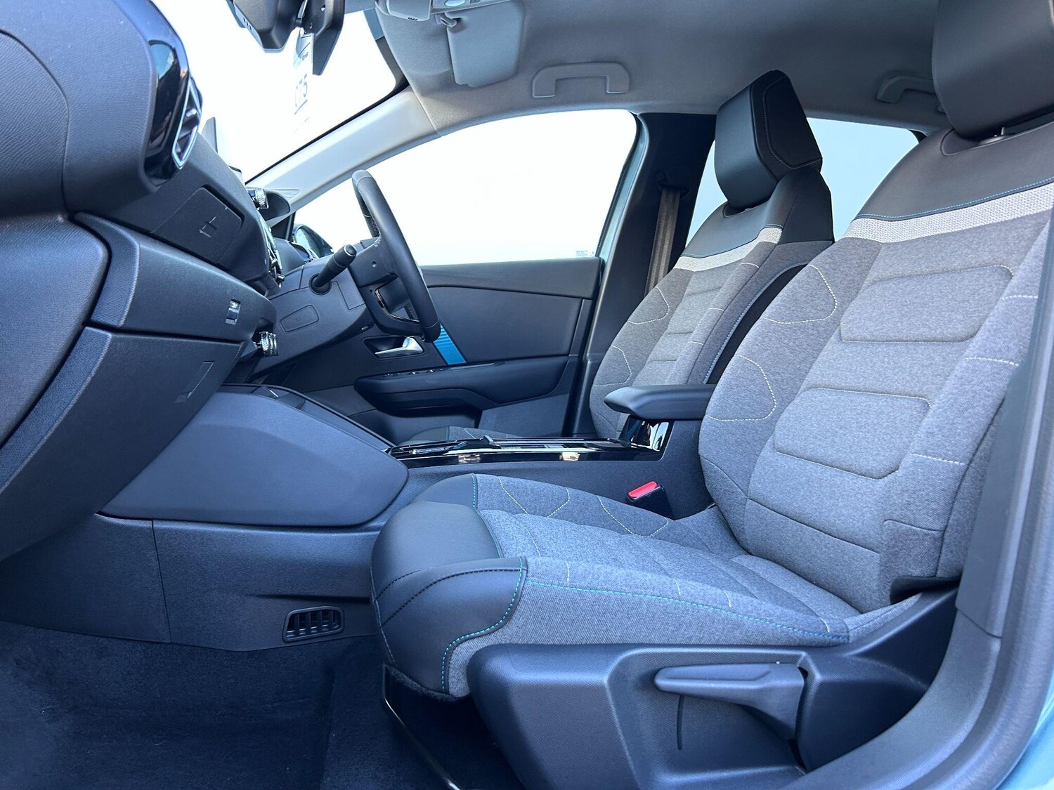 Used Citroen e-C4 2022 for sale - 76658792: Photo 34