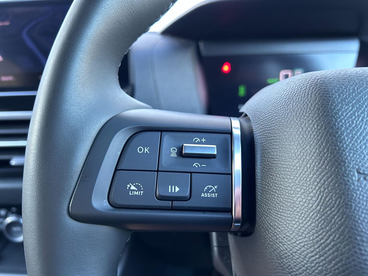 Used Citroen e-C4 2022 for sale - 76658792: Photo 39