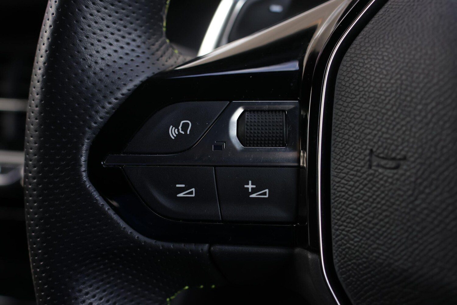 Used Peugeot 2008 2023 for sale - 76060183: Photo 22