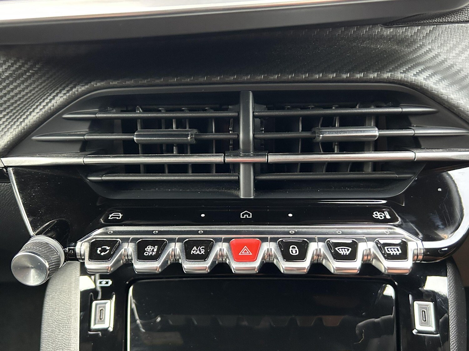 Used Peugeot 2008 2024 for sale - 76397934: Photo 13