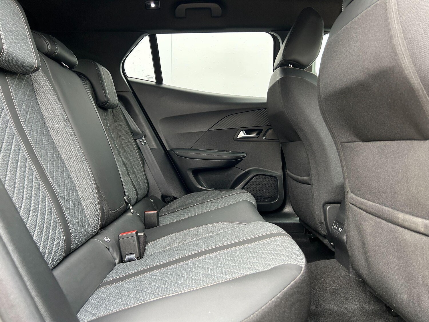 Used Peugeot 2008 2024 for sale - 76397934: Photo 28