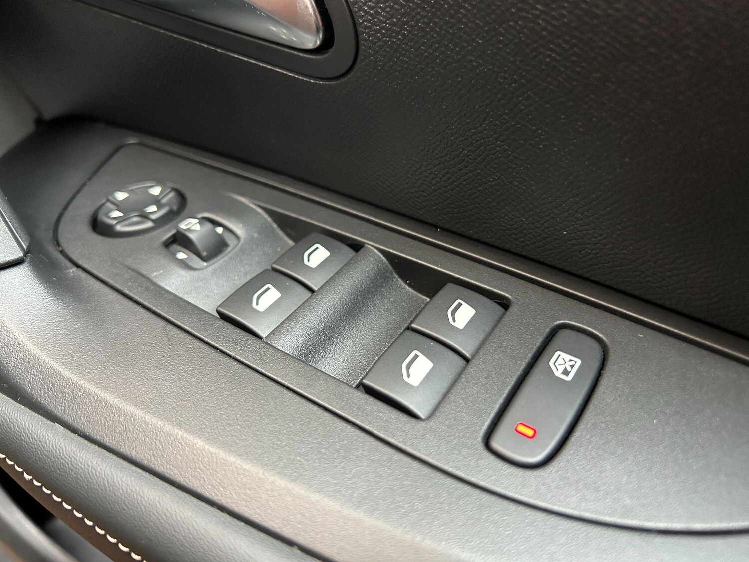 Used Peugeot 2008 2024 for sale - 76397934: Photo 32