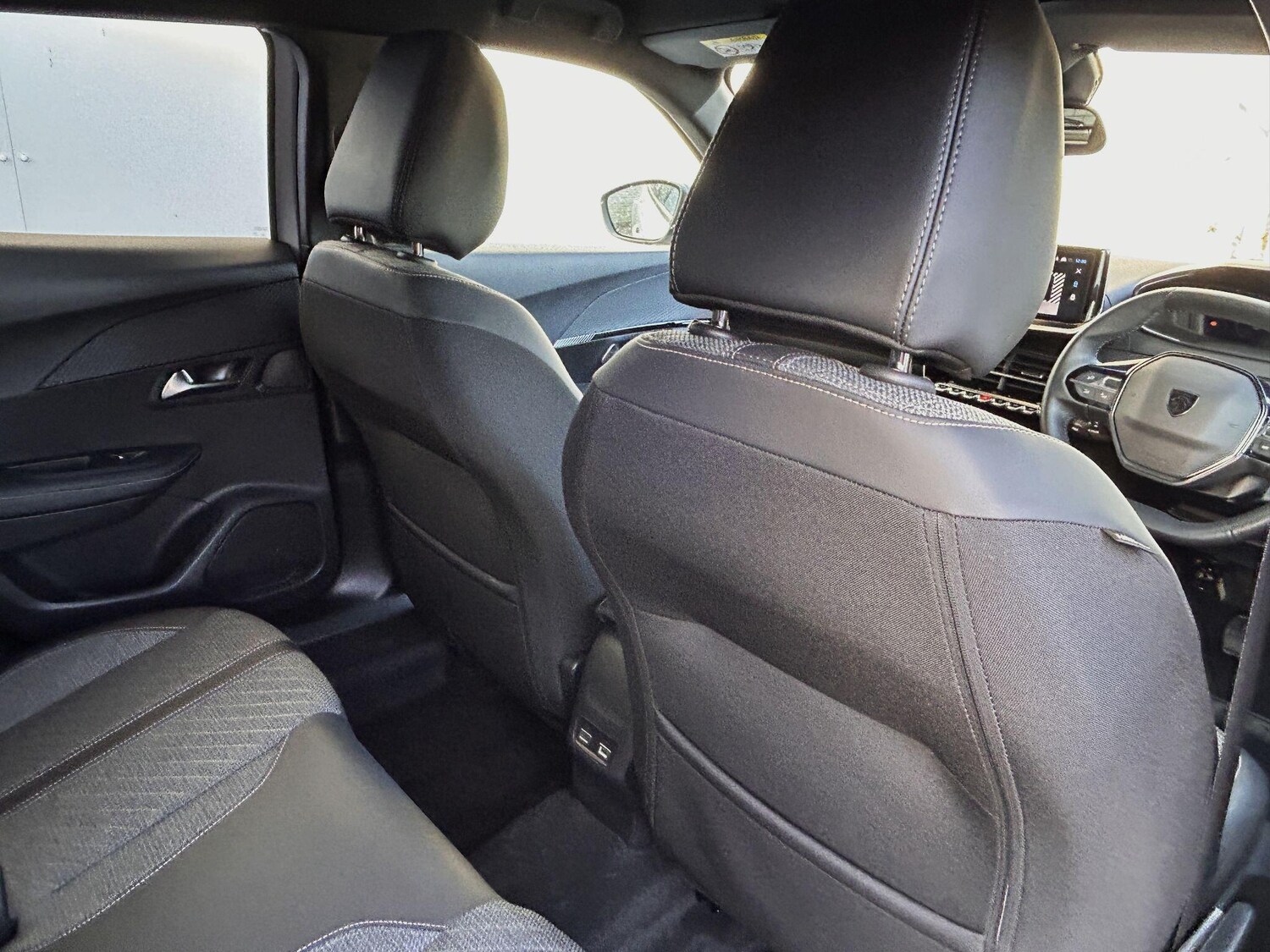 Used Peugeot 2008 2024 for sale - 76801700: Photo 11