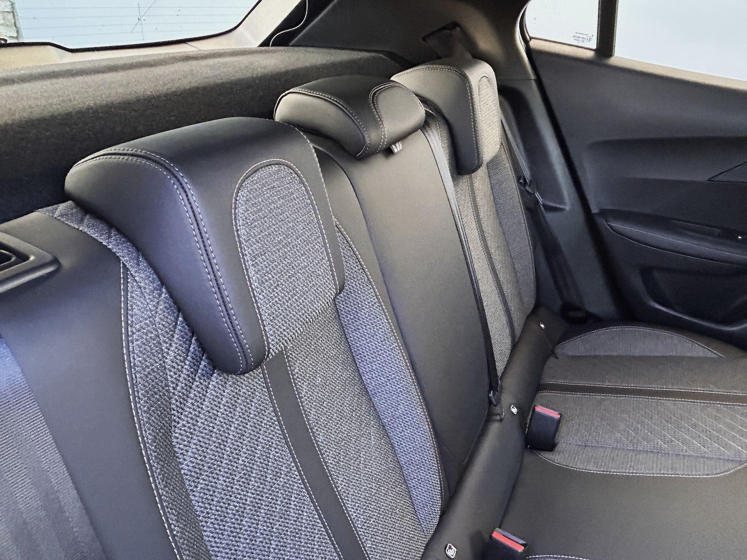 Used Peugeot 2008 2024 for sale - 76801700: Photo 12