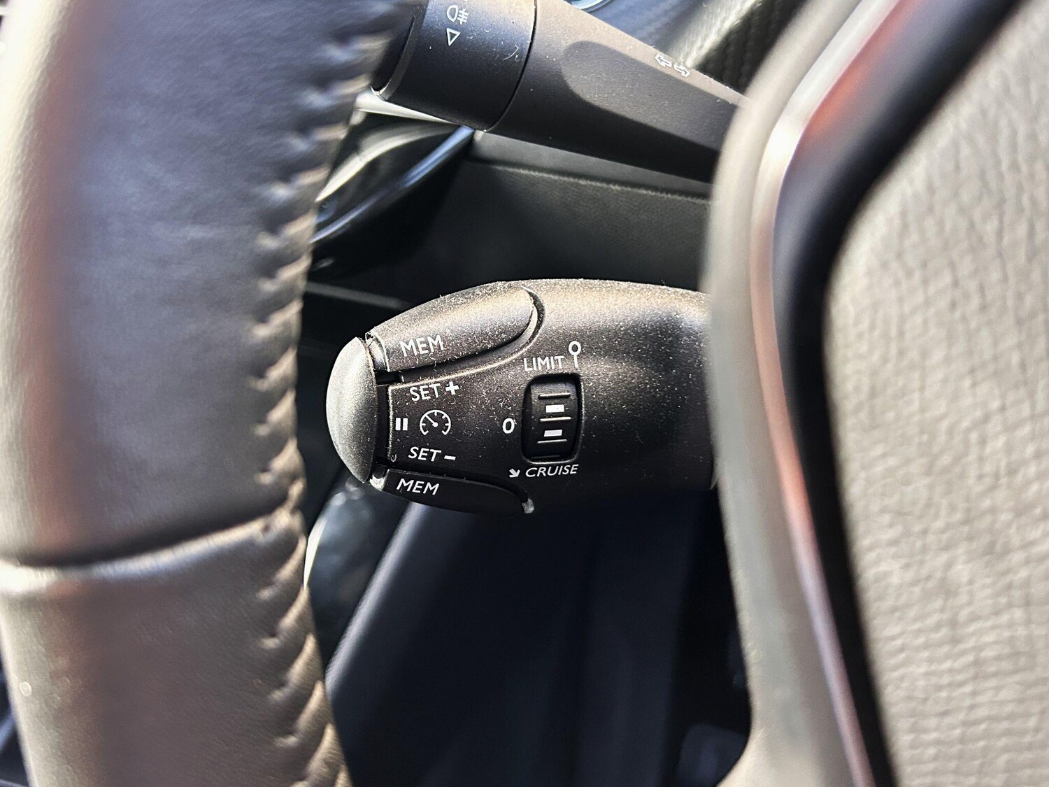 Used Peugeot 2008 2024 for sale - 76801700: Photo 29