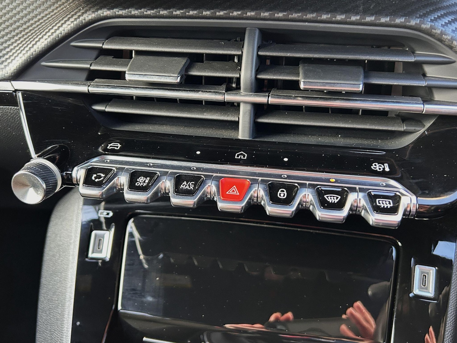 Used Peugeot 2008 2024 for sale - 76801700: Photo 34