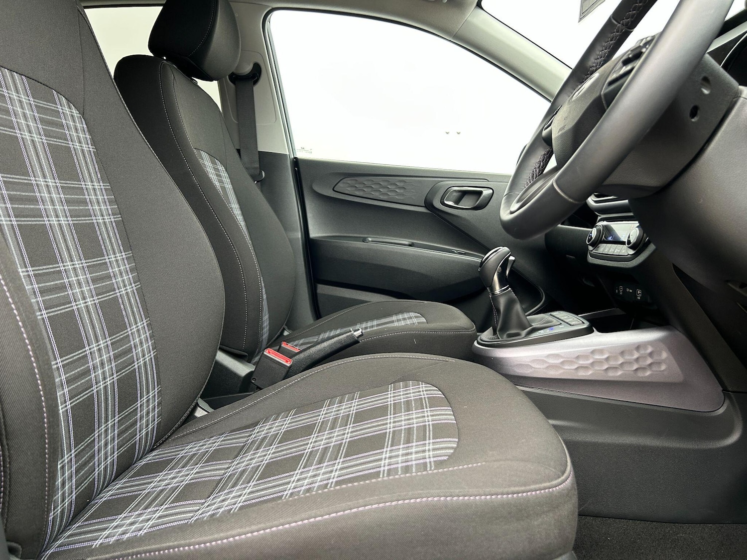 Used Hyundai i10 2024 for sale - 76108509: Photo 8