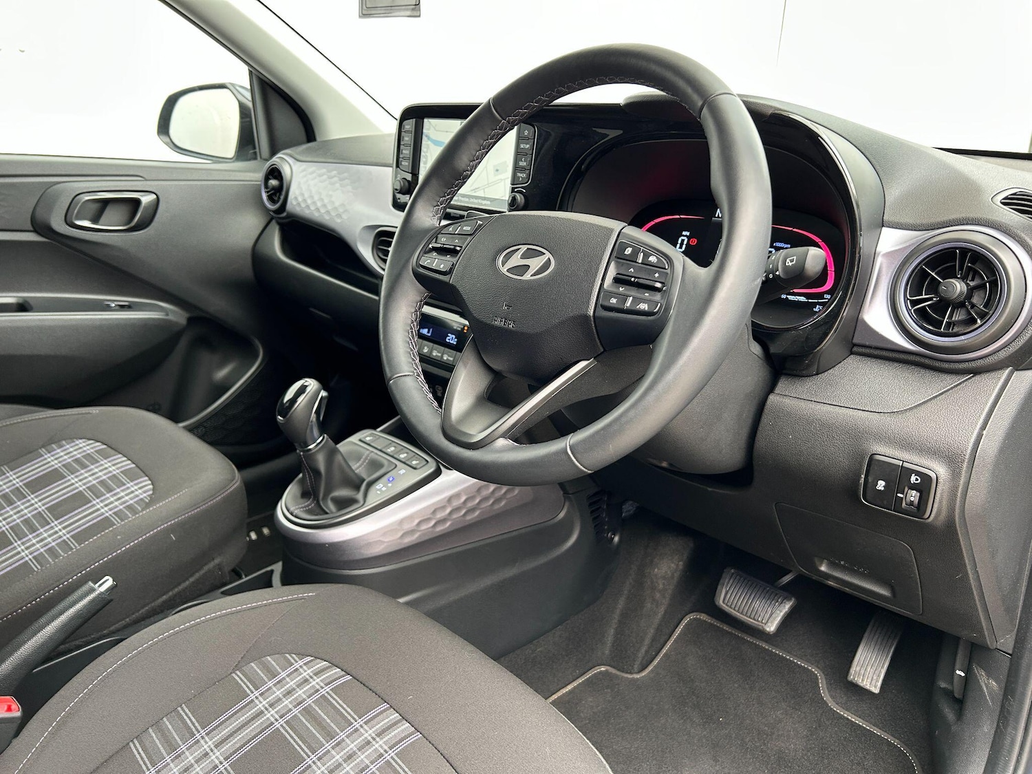 Used Hyundai i10 2024 for sale - 76108509: Photo 9