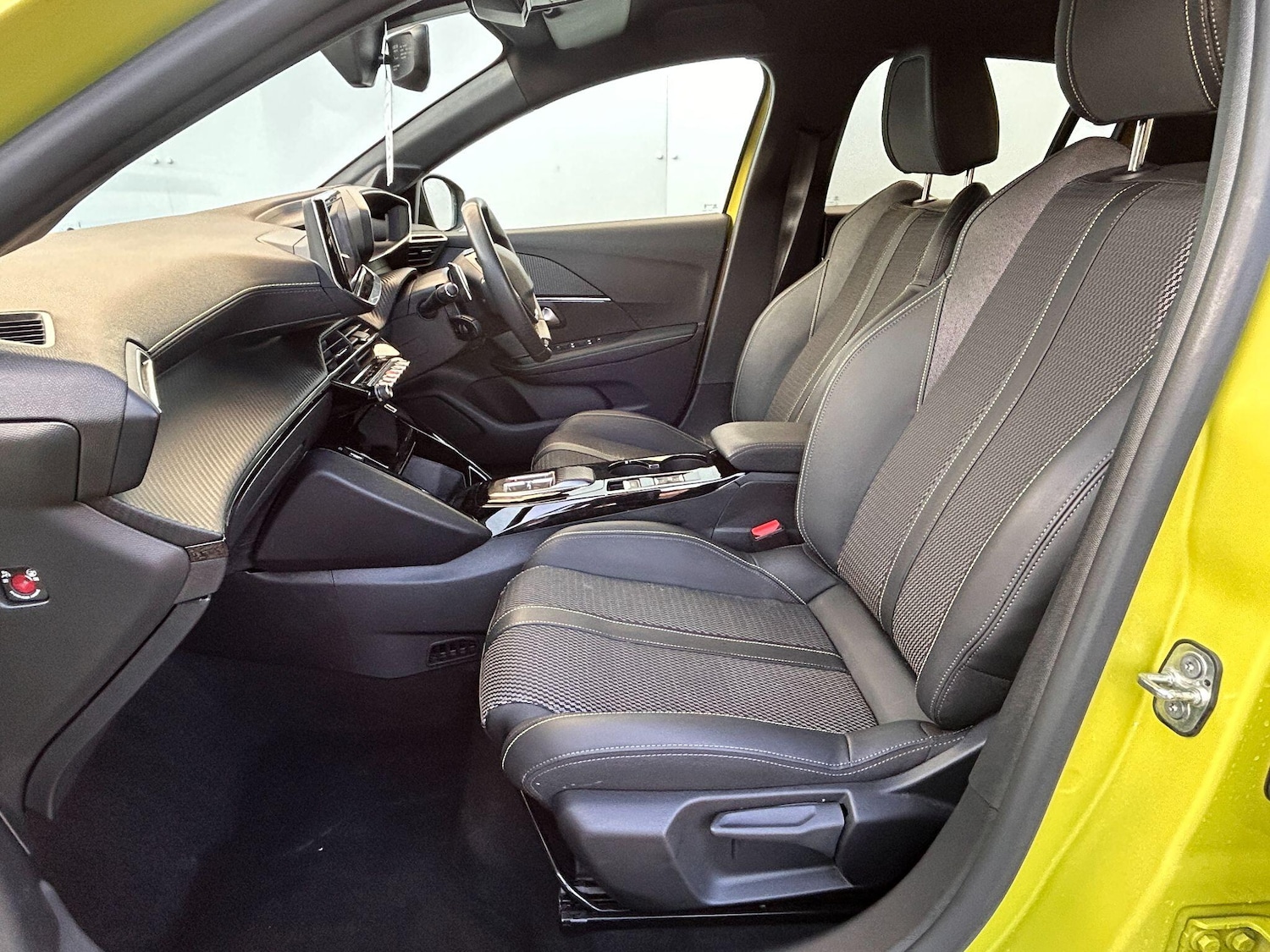 Used Peugeot 208 2024 for sale - 76801271: Photo 16