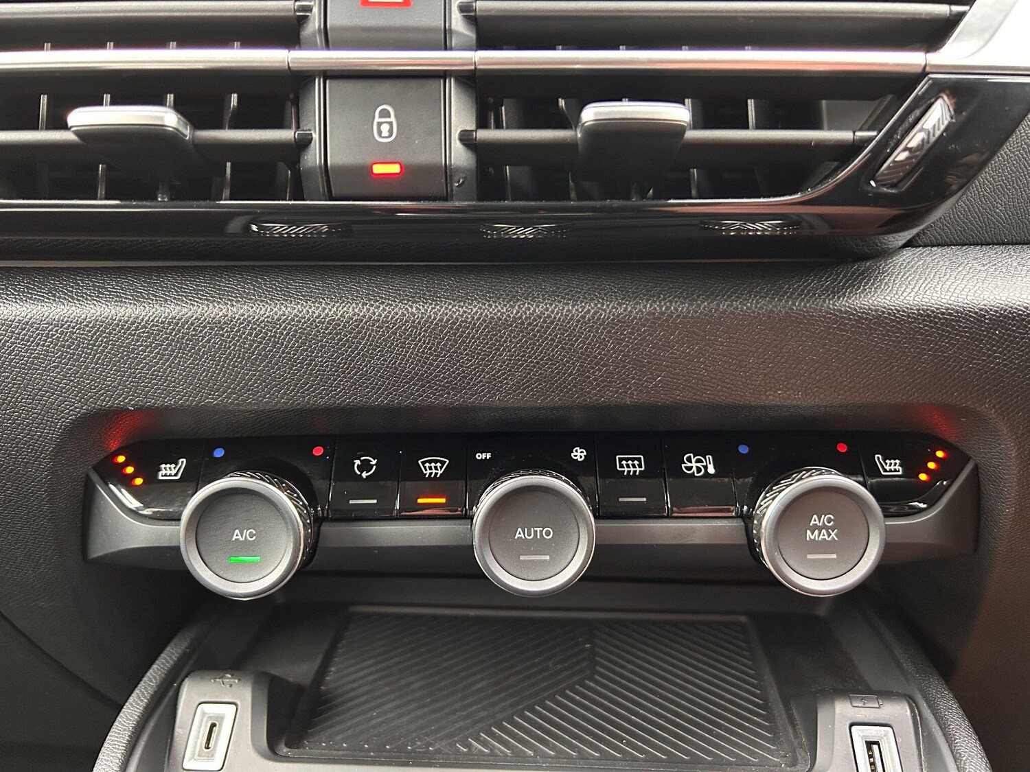 Used Citroen e-C4 2023 for sale - 77091543: Photo 10