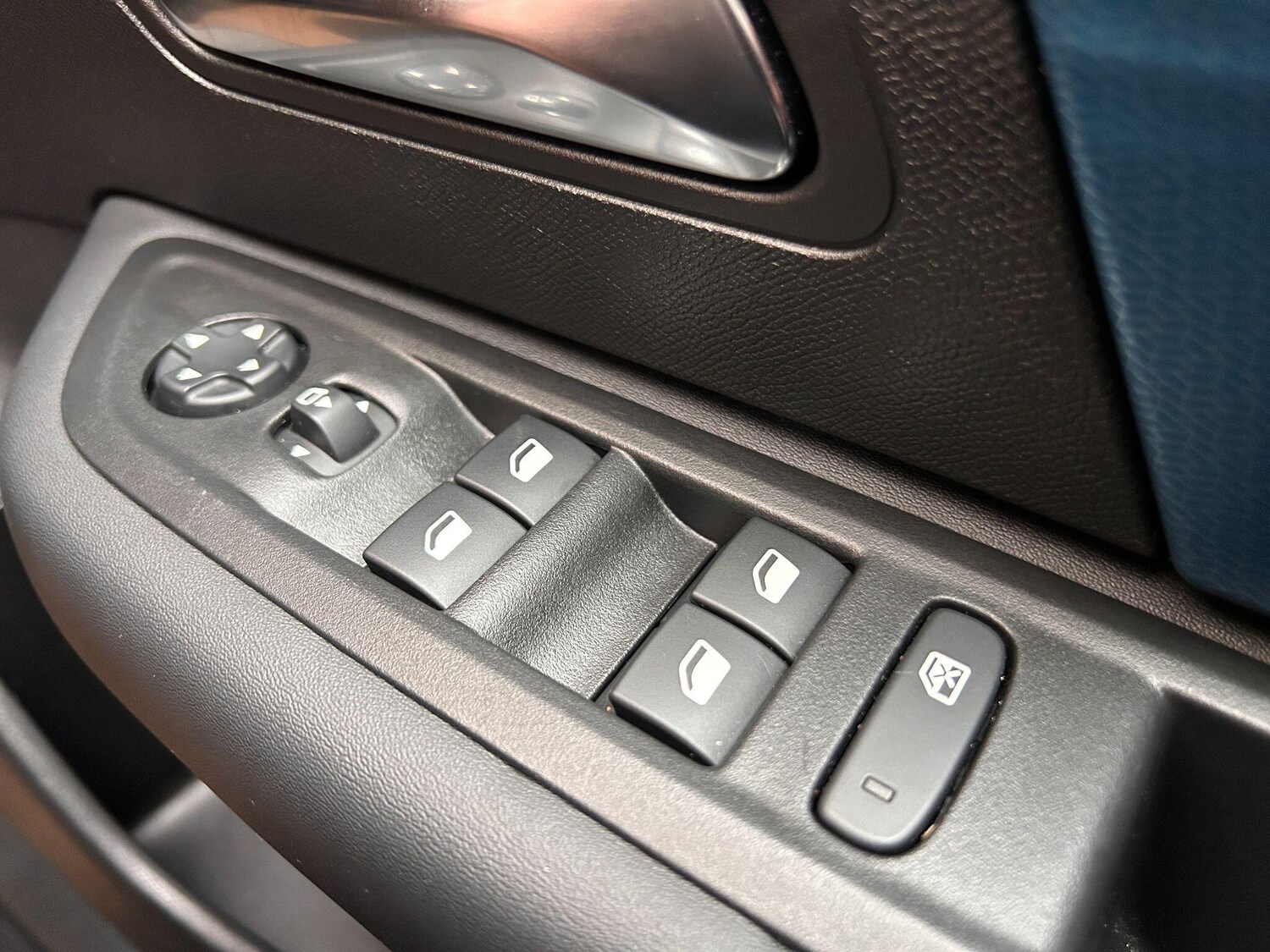 Used Citroen e-C4 2023 for sale - 77091543: Photo 23