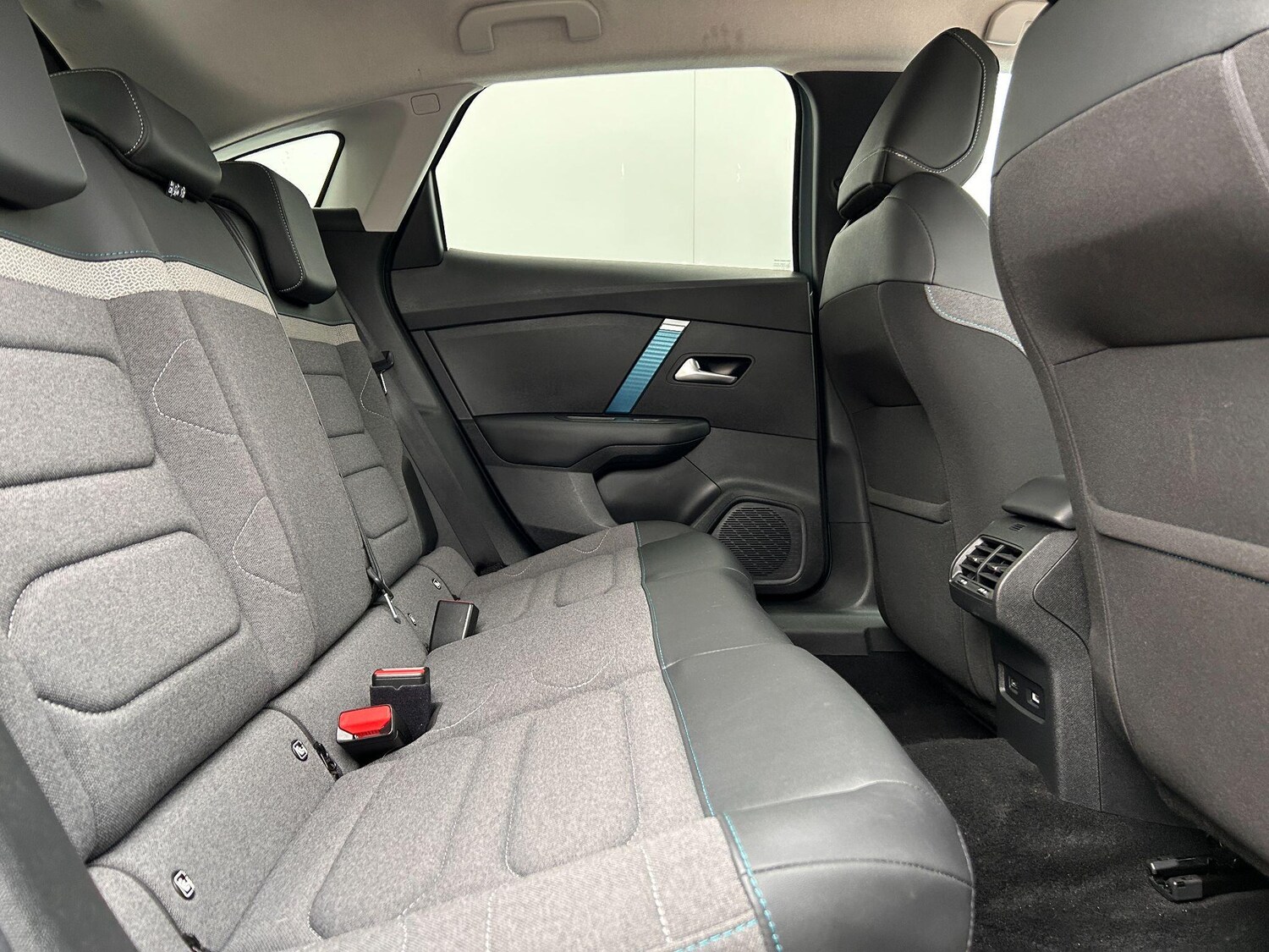 Used Citroen e-C4 2023 for sale - 77091543: Photo 31