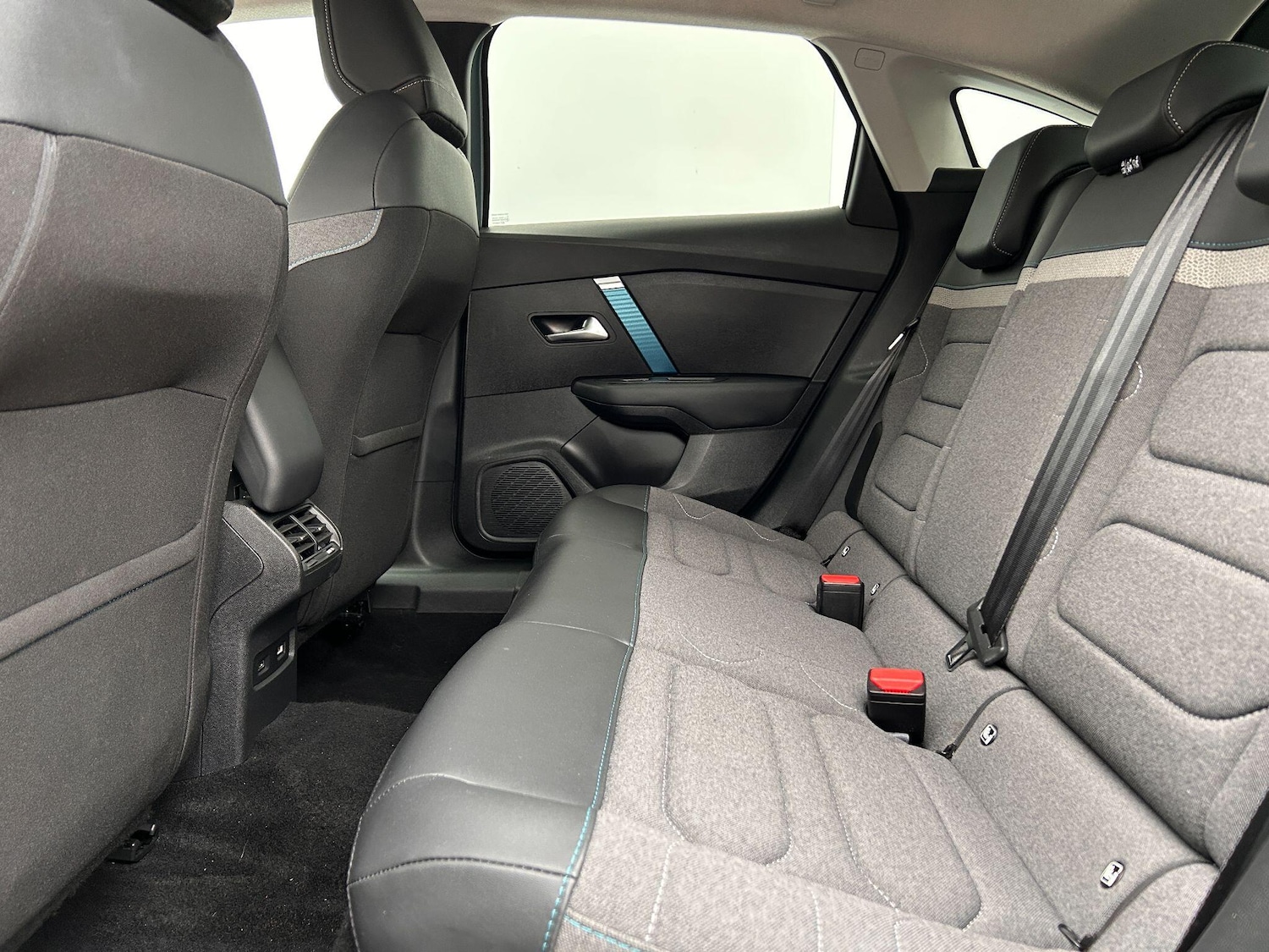 Used Citroen e-C4 2023 for sale - 77091543: Photo 8