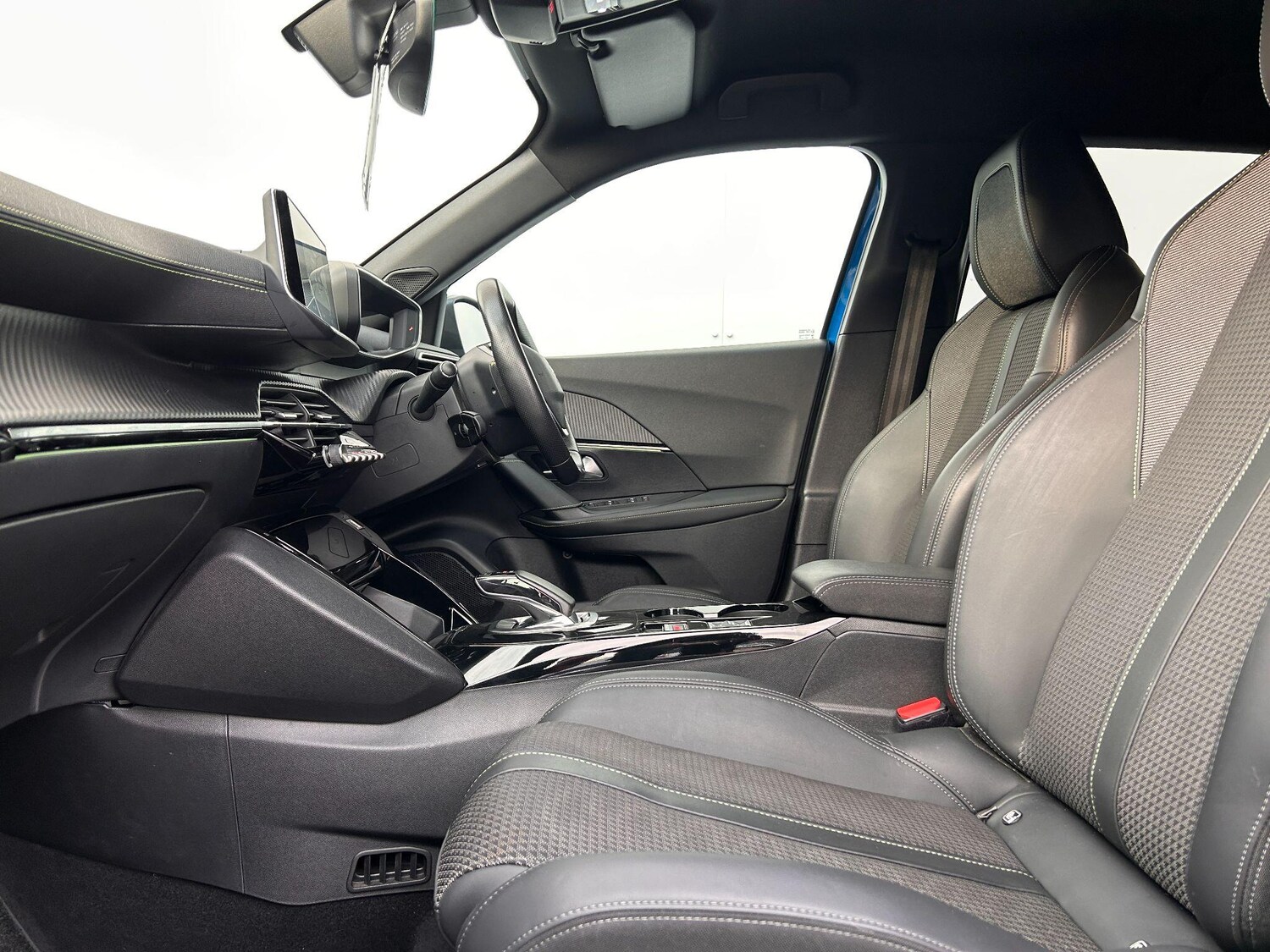 Used Peugeot E-2008 2021 for sale - 76802030: Photo 15