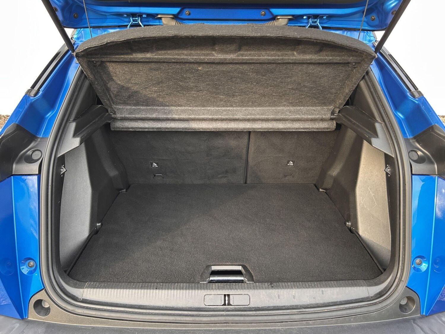 Used Peugeot E-2008 2021 for sale - 76802030: Photo 33