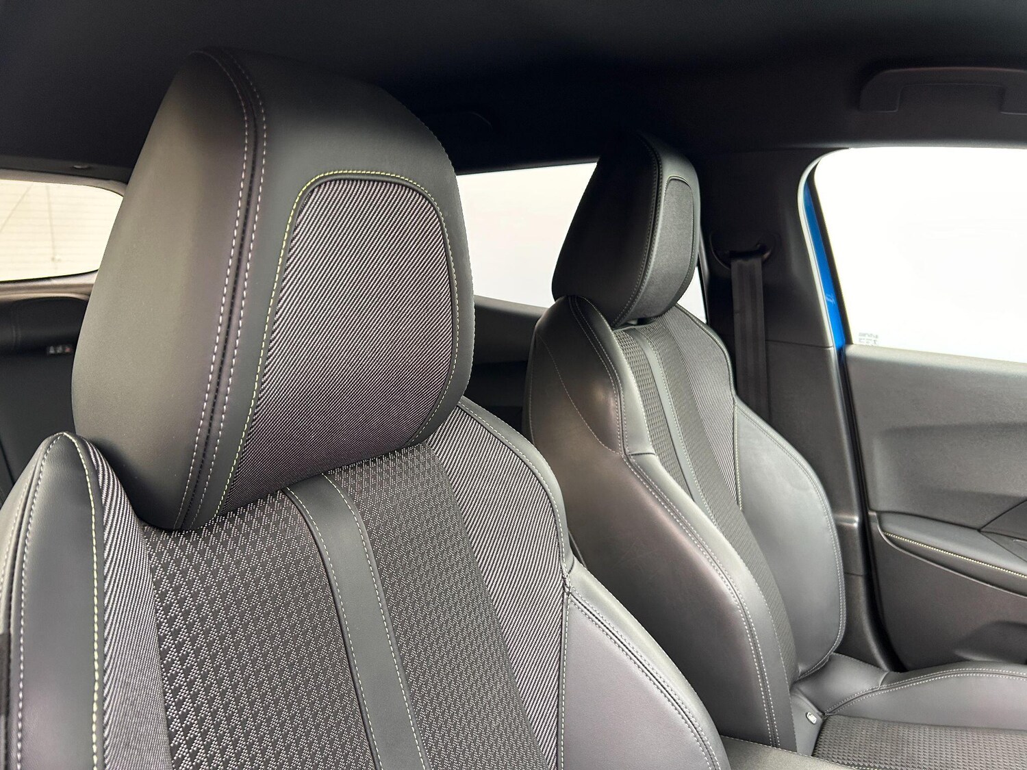 Used Peugeot E-2008 2021 for sale - 76802030: Photo 7