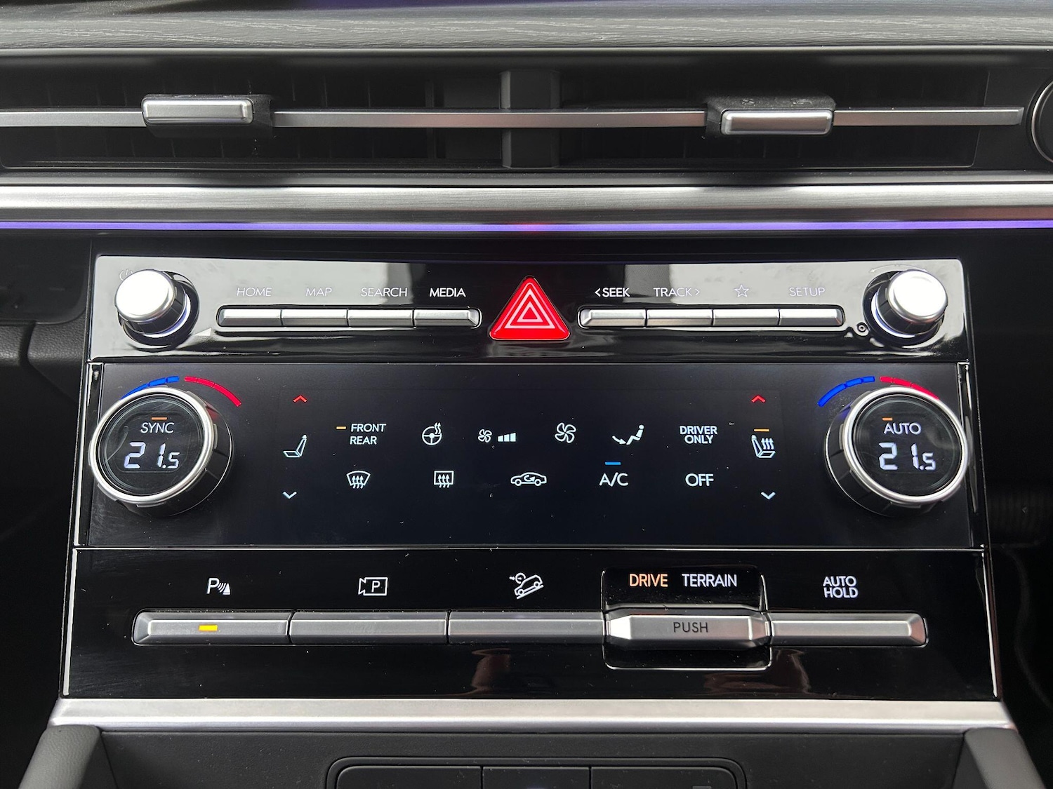 Used Hyundai Santa Fe 2025 for sale - 77202665: Photo 19