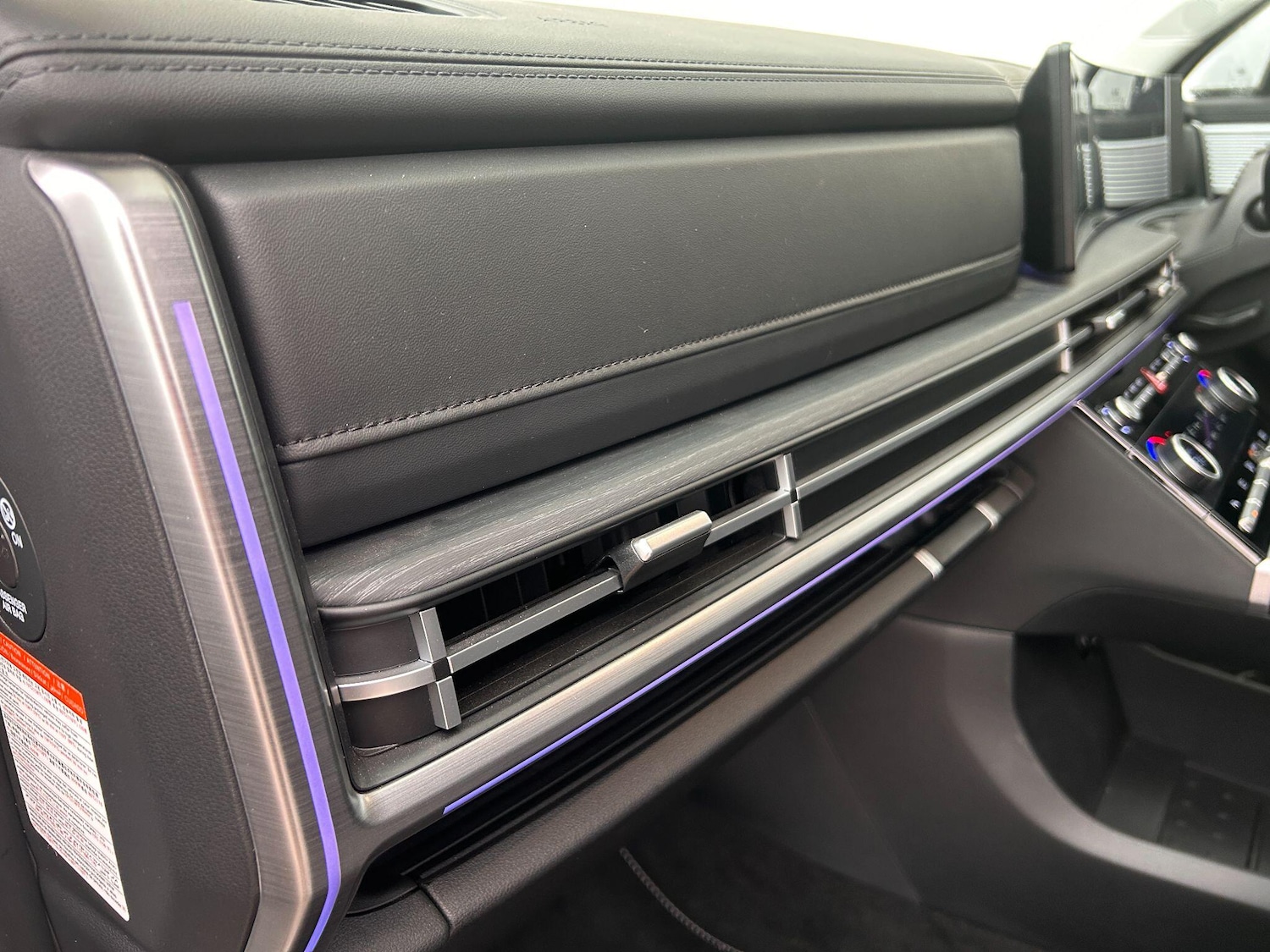 Used Hyundai Santa Fe 2025 for sale - 77202665: Photo 32