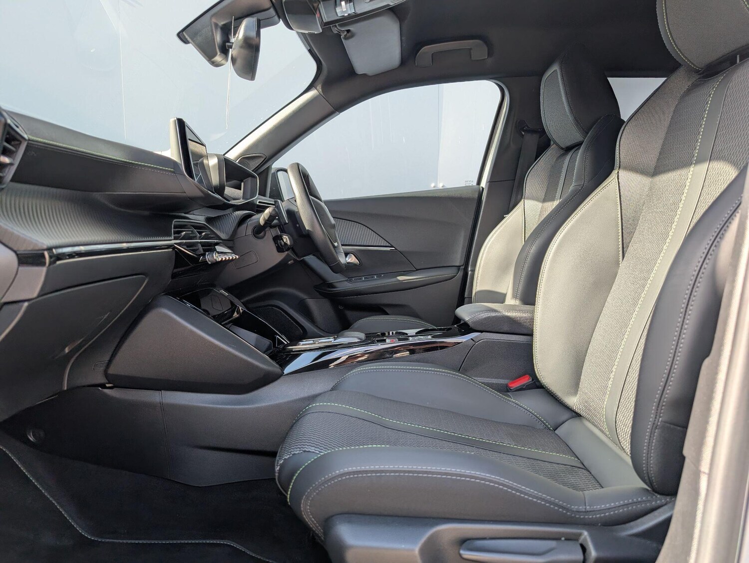 Used Peugeot 2008 2024 for sale - 75782286: Photo 15