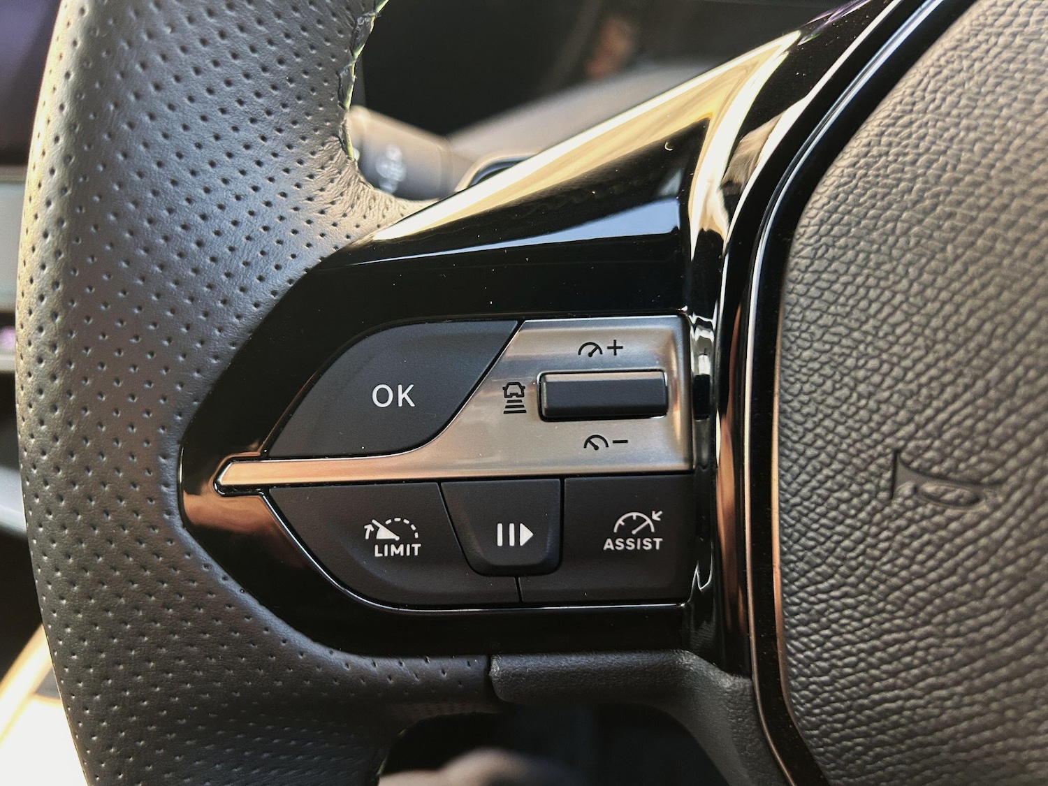 Used Peugeot 408 2025 for sale - 76989696: Photo 31