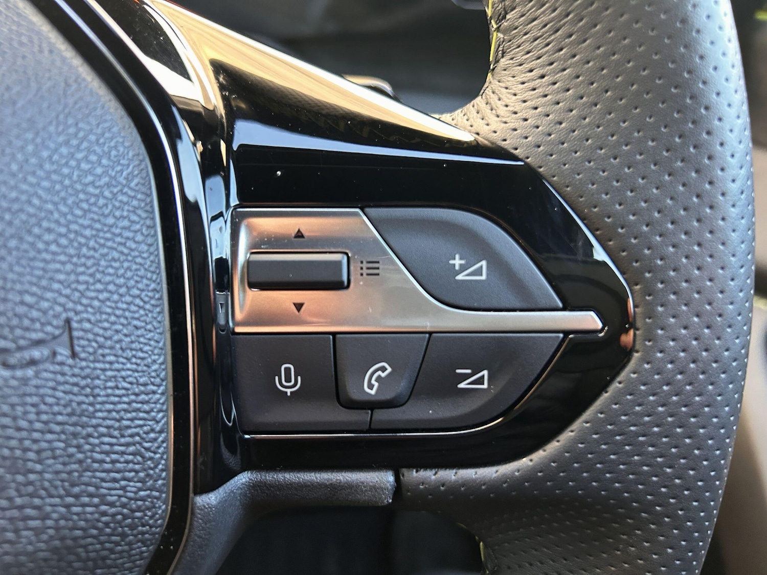 Used Peugeot 408 2025 for sale - 76989696: Photo 32