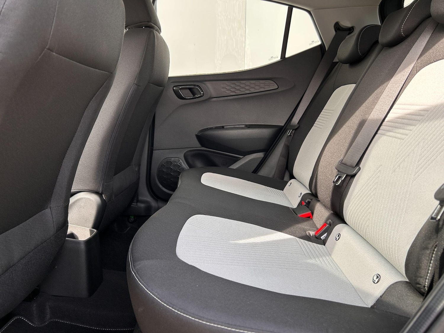 Used Hyundai i10 for sale - 77970679: Photo 24