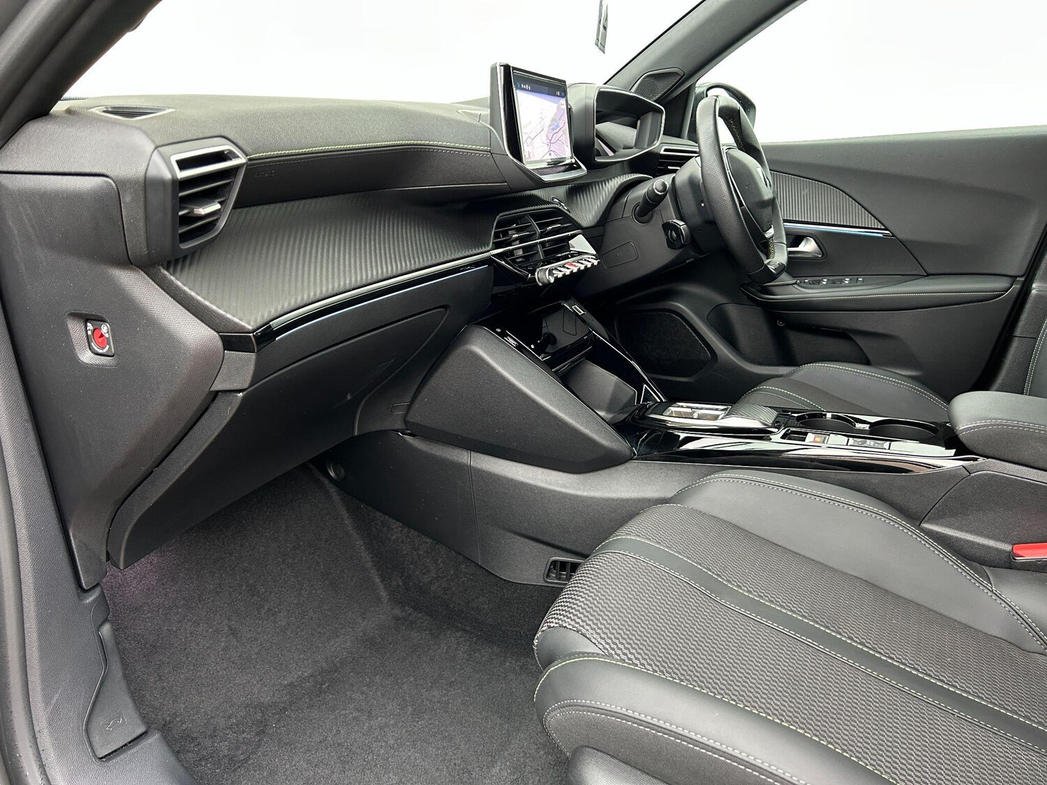 Used Peugeot E-2008 2023 for sale - 76398353: Photo 15