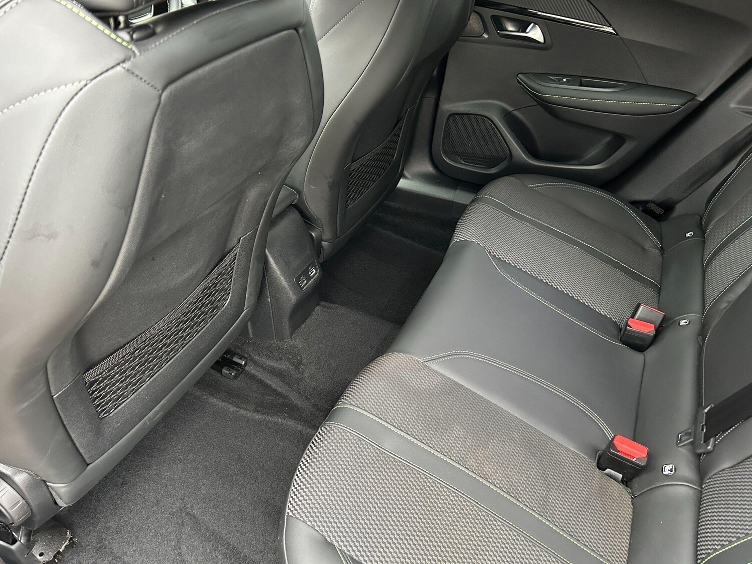 Used Peugeot E-2008 2023 for sale - 76398353: Photo 23